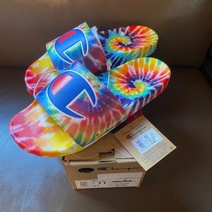 Champion Tie Dye SIZE: 11 MENS